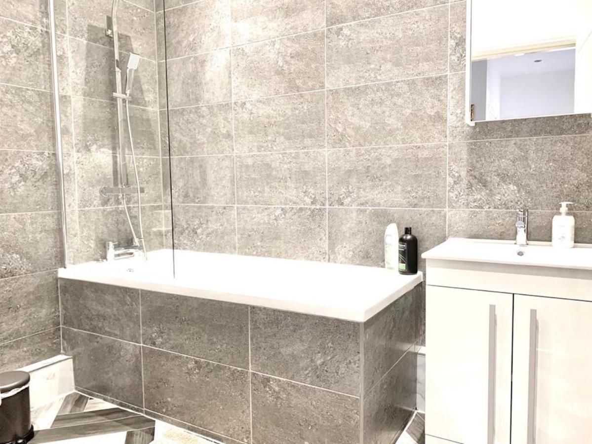 Premium Apartments Thatcham Broadway Екстер'єр фото